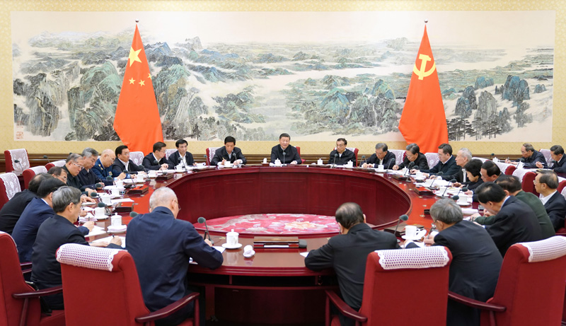 12月26日至27日，中共中央政治局召开“不忘初心、牢记使命”专题民主生活会，中共中央总书记习近平主持会议并发表重要讲话。新华社记者 李学仁 摄
