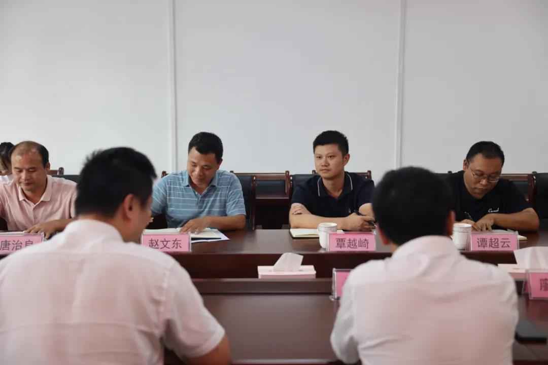 中渡镇当局到尊龙人生就是博Z6集团互换国储林项目建设2.jpg